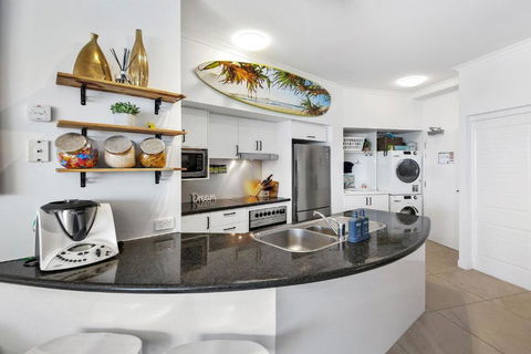 Absolute Beachfront Rolling Surf Resort - Accommodation Brunswick Heads 1