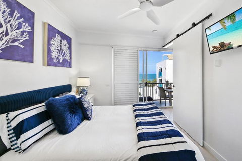 Absolute Beachfront Rolling Surf Resort - Accommodation Brunswick Heads 2