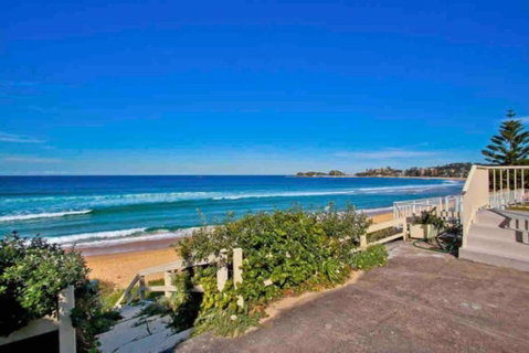Absolute Beachfront Surf Unit In Terrigal/Wambi - Accommodation Brunswick Heads 4