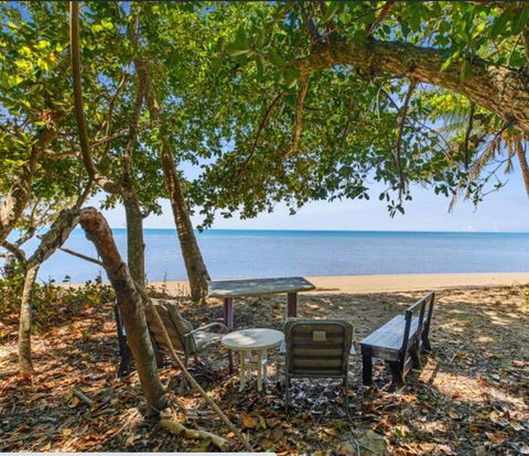 Absolute Beachfront WongaBelle- Pet Friendly - Accommodation Brunswick Heads 1