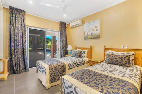 Absolute Beachfront WongaBelle- Pet Friendly - Accommodation Brunswick Heads 2