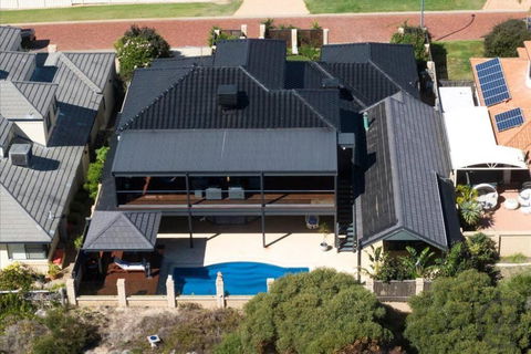 Absolute Oceanfront Retreat - Accommodation Brunswick Heads 2