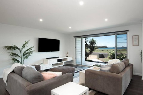 Absolute Waterfront, Amazing Views, Maloneys Beach - Accommodation Brunswick Heads 1