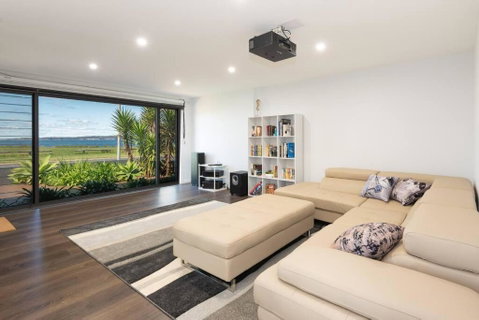 Absolute Waterfront, Amazing Views, Maloneys Beach - Accommodation Brunswick Heads 2