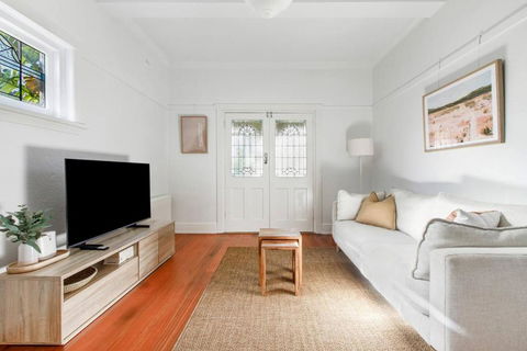 Acland Art Deco - Coastal Chic By St Kilda Beach - Accommodation Brunswick Heads 0