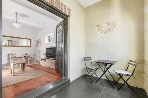 Acland Art Deco - Coastal Chic By St Kilda Beach - Accommodation Brunswick Heads 1