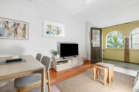 Acland Art Deco - Coastal Chic By St Kilda Beach - Accommodation Brunswick Heads 4