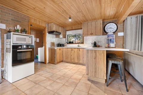 Affordable GEM In The Heart Of Inverloch - Accommodation Brunswick Heads 2