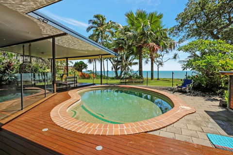 Absolute Beachfront House With Private Pool - Accommodation Brunswick Heads 3