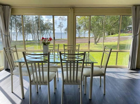 Aircabin - Tuggerawong - Lake Front - 3 Beds House - Accommodation Brunswick Heads 0