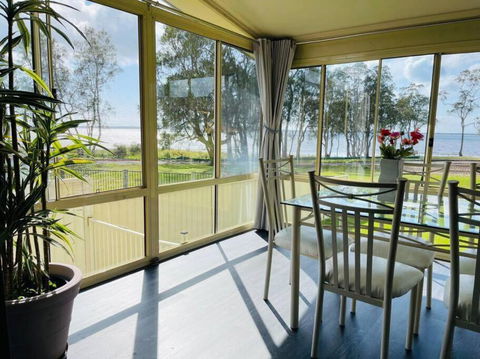 Aircabin - Tuggerawong - Lake Front - 3 Beds House - Accommodation Brunswick Heads 4