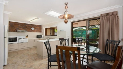 Alexander Palms - Accommodation Brunswick Heads 0