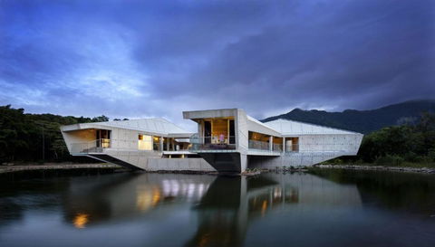 Alkira Daintree Rainforest Luxury Holiday Home With Private Beach - Accommodation Brunswick Heads 2