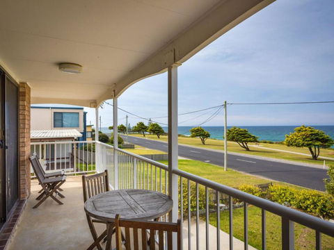 Allawah Beach House - 29 Dalmeny Drive, Kianga - Accommodation Brunswick Heads 2