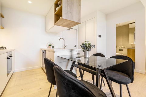 Alluring Oasis In The Heart Of South Melbourne - Accommodation Brunswick Heads 2