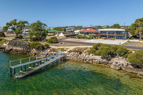 Almonta Apartments On The Water Front - Accommodation Brunswick Heads 1