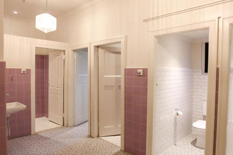 Alpine Hotel, Eat Drink Sleep - Accommodation Brunswick Heads 2