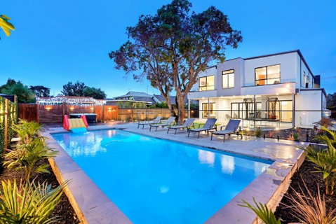 Amazing Backyard - MAX Entertain Beachside Retreat - Accommodation Brunswick Heads 0