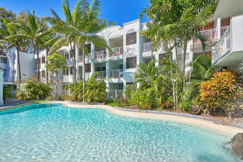 Alassio Apartments With Direct Pool Access Palm Cove - Accommodation Brunswick Heads 2