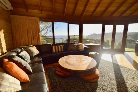 Amaroo Mountaintop Villa - Accommodation Brunswick Heads 4