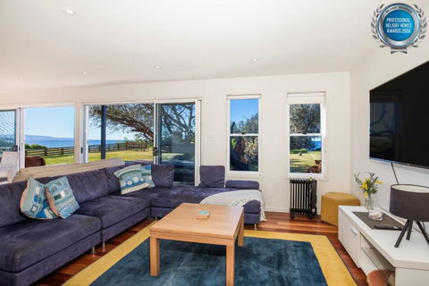 Aqua Beachfront - Pet Friendly - 2 Mins Walk To Beach - Accommodation Brunswick Heads 1