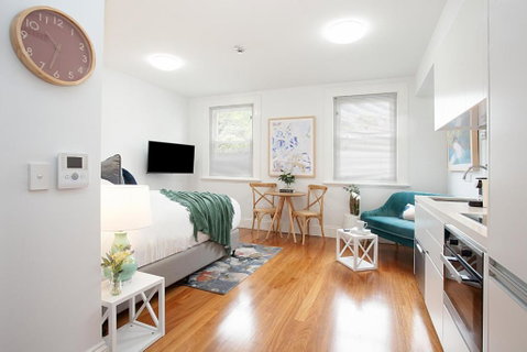 Art Deco Designer Studio In Lewisham - Accommodation Brunswick Heads 1