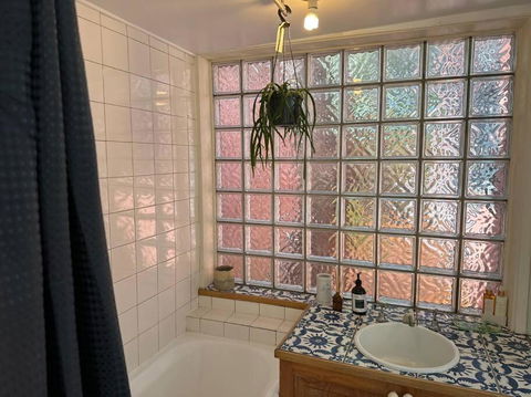 Artsy North Melbourne 2-Bedder - Accommodation Brunswick Heads 1