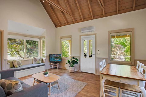 Autumn Abode Cottages - One - Accommodation Brunswick Heads 1