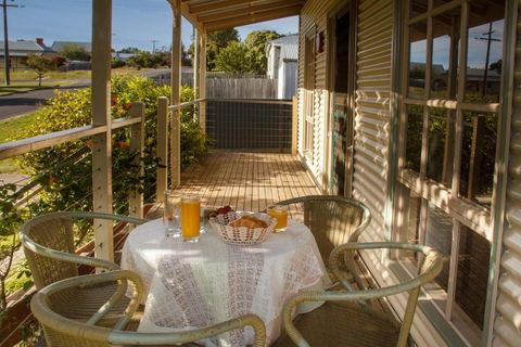 Aveley - Daylesford - Accommodation Brunswick Heads 0