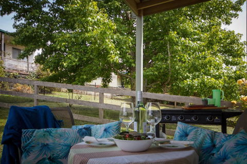 Aveley - Daylesford - Accommodation Brunswick Heads 1