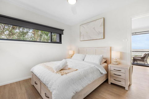 Azure Studio - Ocean Glimpses - 3 Mins Walk To Beach - Accommodation Brunswick Heads 2