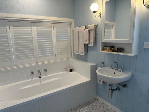 B & B On The Water - Accommodation Brunswick Heads 2