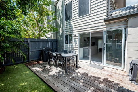 BARBADOS Ultimate Laid-back Holiday - Flat Stroll To River - Accommodation Brunswick Heads 3
