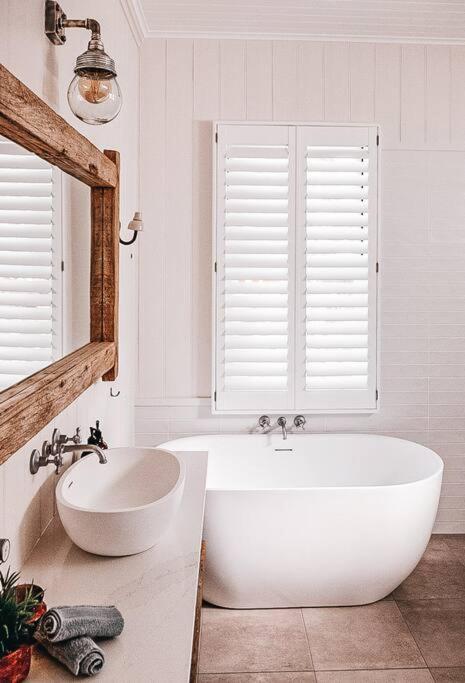 BAY PROPERTIES . Beach House Yamba - Accommodation Brunswick Heads 2