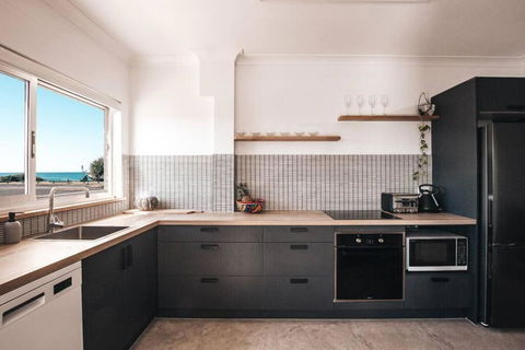 BAY PROPERTIES . Ocean Sounds - Accommodation Brunswick Heads 1
