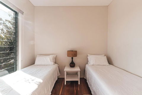 BAY PROPERTIES . The Big Chill - Accommodation Brunswick Heads 3