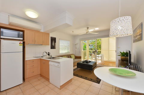Port Douglas Apartments - Adults Only Oasis - Accommodation Brunswick Heads 0
