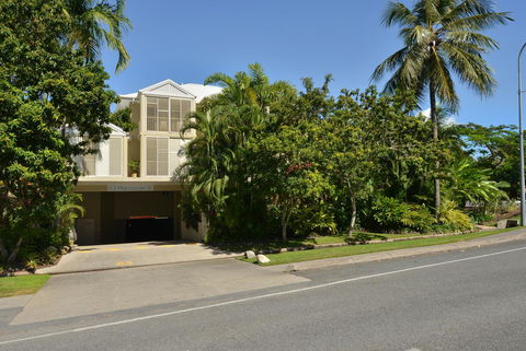 Port Douglas Apartments - Adults Only Oasis - Accommodation Brunswick Heads 28