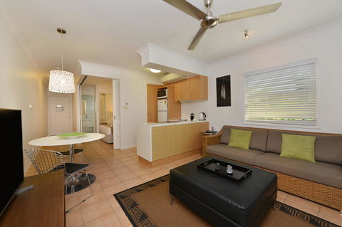Port Douglas Apartments - Adults Only Oasis - Accommodation Brunswick Heads 7
