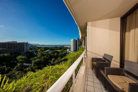 Hilton Cairns - Accommodation Brunswick Heads 27