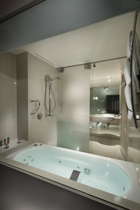 Hilton Cairns - Accommodation Brunswick Heads 4