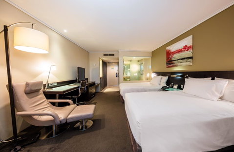 Hilton Cairns - Accommodation Brunswick Heads 11