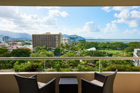 Hilton Cairns - Accommodation Brunswick Heads 12