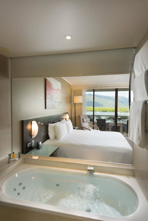 Hilton Cairns - Accommodation Brunswick Heads 2