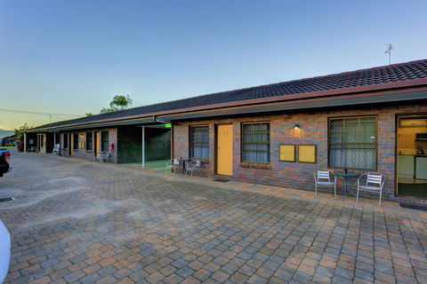 Chalet Motor Inn - Accommodation Brunswick Heads 10