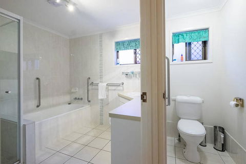 Keith\'s Place, 1 Of The 3 Most Popular Units On Bribie - Accommodation Brunswick Heads 17