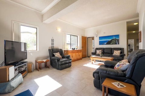 Keith\'s Place, 1 Of The 3 Most Popular Units On Bribie - Accommodation Brunswick Heads 12
