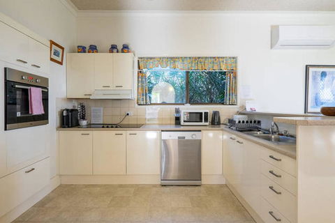 Keith\'s Place, 1 Of The 3 Most Popular Units On Bribie - Accommodation Brunswick Heads 14