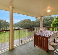 Immaculate Spacious Second Floor Unit Overlooking Pristine Parklands - Accommodation Brunswick Heads