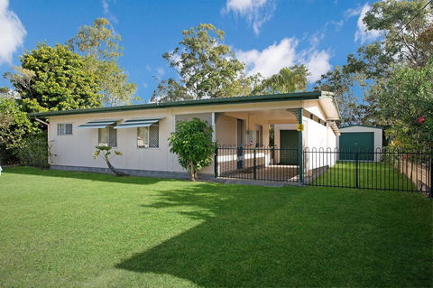 Lowset, Pet Friendly Cottage - Sunset Ave, Bongaree - Accommodation Brunswick Heads 0
